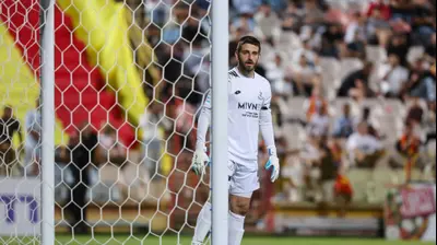 עומר כץ שוער הפועל פתח תקוה. לירון מולדובן 