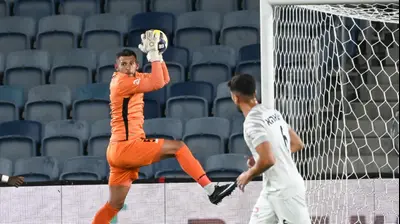 נדב זמיר שוער הפועל ירושלים. ברני ארדוב