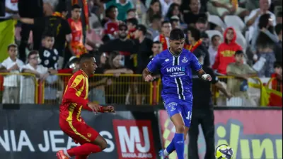 יונתן כהן שחקן הפועל פתח תקוה מול מוחמד עאמר שחקן מ.ס. אשדוד. לירון מולדובן 