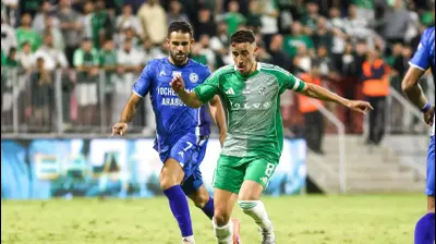 דולב חזיזה שחקן מכבי חיפה לפני גיא חדידה שחקן עירוני טבריה. קובי אליהו