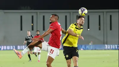 שחקן מכבי נתניה רותם קלר מול שחקן הפועל תל אביב יזן נסאר. דני מרון