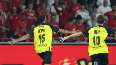 דור מיכה שחקן בית