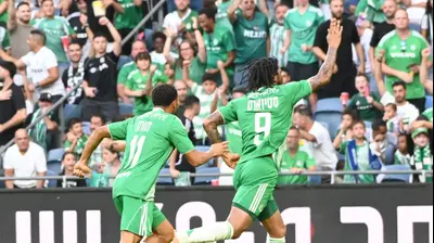 טריבנטה סטיוארט שחקן מכבי חיפה חוגג שער. ברני ארדוב