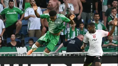 ז'ארדל שחקן הפועל ירושלים מול סילבה קאני שחקן מכבי חיפה. ברני ארדוב