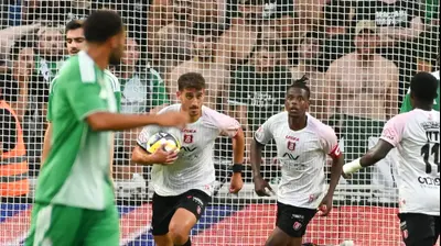 אווקה אשטה, נועם מלמוד שחקני הפועל ירושלים חוגגים. ברני ארדוב