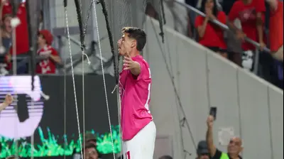 סתיו טוריאל שחקן הפועל תל אביב חוגג שער. דני מרון