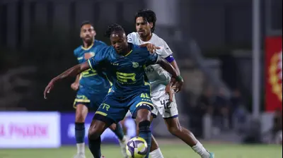 דור פרץ, מכבי תל אביב לצד ג'וניור פיוס, מכבי בני ריינה. מאור אלקסלסי