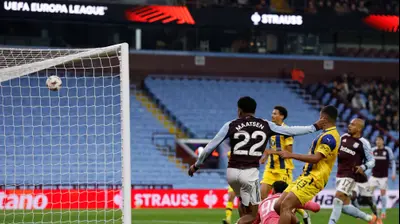 איאן מאטסן שחקן אסטון וילה כובש מול מכבי תל אביב. רויטרס