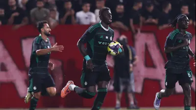 עבדולאי סק שחקן מכבי חיפה חוגג שער. מאור אלקסלסי