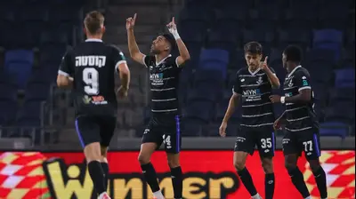 יונתן כהן שחקן הפועל פתח תקוה חוגג שער. מאור אלקסלסי