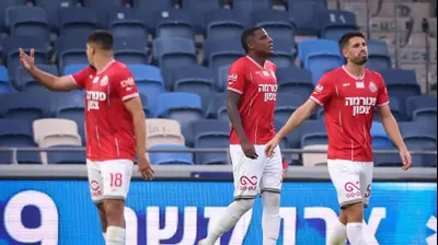 שחקני הפועל חיפה מאוכזבים. מאור אלקסלסי