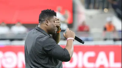 זיטו אוגבונה שחקן הפועל תל אביב בעבר. דני מרון