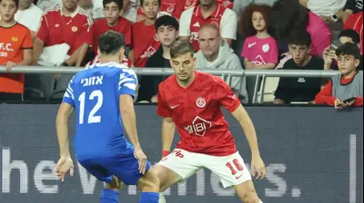 דורון ליידנר שחקן הפועל תל אביב. דני מרון