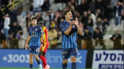 שחקן מכבי תל אביב איתמר נוי. לירון מולדובן 