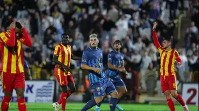 שחקן מכבי תל אביב יון ניקולאסקו. לירון מולדובן 