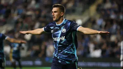 איגור זלאטנוביץ', חלוץ הפועל באר שבע. קובי אליהו