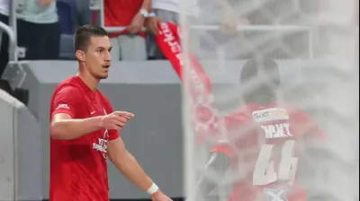 אנדריאן קרייב שחקן הפועל תל אביב חוגג שער. אודי ציטיאט