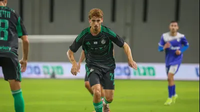 ינון פיינגזיכט שחקן מכבי חיפה. קובי אליהו