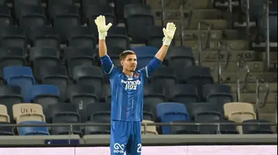 בנג'מין מצ'יני שוער הפועל חיפה. ברני ארדוב