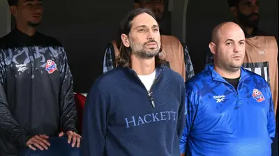 ברק בדש עוזר מאמן הפועל חיפה. ברני ארדוב