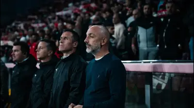 מאמן מכבי תל אביב, ז'ארקו לאזטיץ'. שירה קז