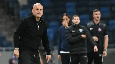 יוסי אבוקסיס מאמן מכבי נתניה. ברני ארדוב