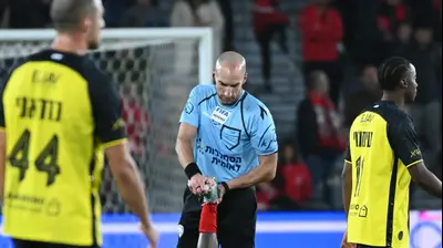 גל לייבוביץ', שופט כדורגל. ברני ארדוב