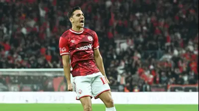 שחקן הפועל באר שבע, דן ביטון. ברני ארדוב