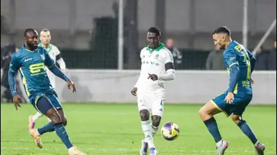 עלי מוחמד שחקן מכבי חיפה בין סער פדידה, אווסו קוואבנה שחקני מכבי בני ריינה. קובי אליהו