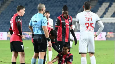 מתן חוזז שחקן הפועל ירושלים פצוע. ברני ארדוב