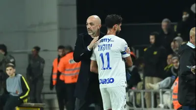 ז'ארקו לאזטיץ' מאמן מכבי תל אביב עם שגיב יחזקאל. ברני ארדוב