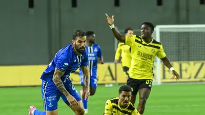 שחקן הפועל פתח תקוה אוראל דגני. ברני ארדוב