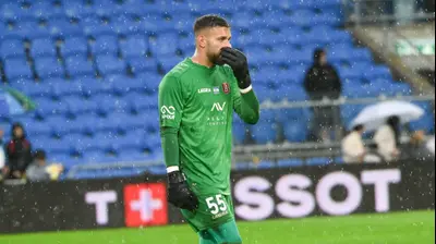 נדב זמיר שוער הפועל ירושלים. ברני ארדוב