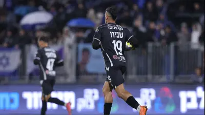 איתמר שבירו שחקן עירוני טבריה. מאור אלקסלסי