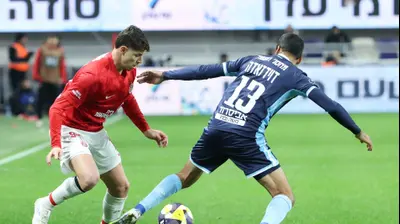 סתיו טוריאל, הפועל תל אביב. דני מרון