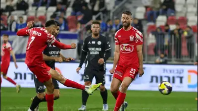 שחקן בני סכנין מוסטפא שייח' יוסף במשחק מול עירוני טבריה. קובי אליהו