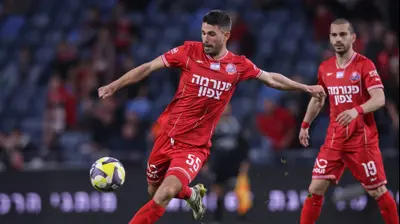 נאור סבג שחקן הפועל חיפה. מאור אלקסלסי