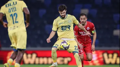 ויטלי דמשקאן שחקן מכבי בני ריינה לפני דור מלול שחקן הפועל חיפה. מאור אלקסלסי