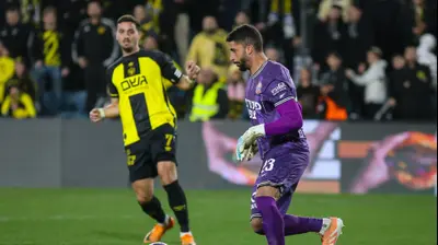 יואב ג'רפי, שוער הפועל חיפה. קובי אליהו