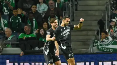 והיב חביבאללה שחקן עירוני טבריה חוגג שער. ברני ארדוב