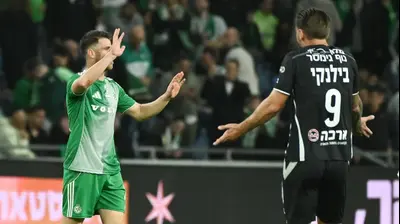 גיא מלמד שחקן מכבי חיפה חוגג שער. ברני ארדוב