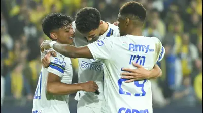 הליו וארלה, הייטור, קרווין אנדרדה שחקני מכבי תל אביב חוגגים. ברני ארדוב