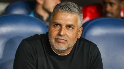 מאמן הפועל חיפה, חיים סילבס. קובי אליהו