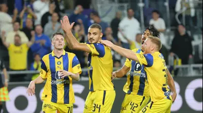 סייד אבו פרחי שחקן מכבי תל אביב מתנצל בפני מכבי בני ריינה. אודי ציטיאט