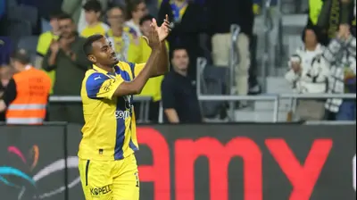 יונס מלדה שחקן מכבי תל אביב חוגג שער. אודי ציטיאט