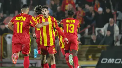 שחקן מ.ס. אשדוד, עמית דנציגר. לירון מולדובן 