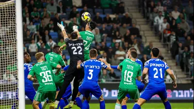 ליסב עיסאת, בלם מכבי חיפה מבקיע. קובי אליהו