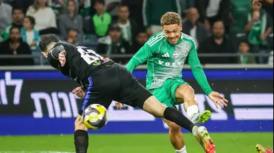 מנואל בנסון שחקן מכבי חיפה. קובי אליהו