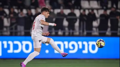 שחקן הפועל תל אביב, לויזוס לויזו. מאור אלקסלסי