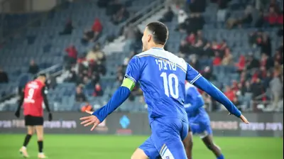 שחקן עירוני קרית שמונה אריאל שרצקי חוגג. ברני ארדוב